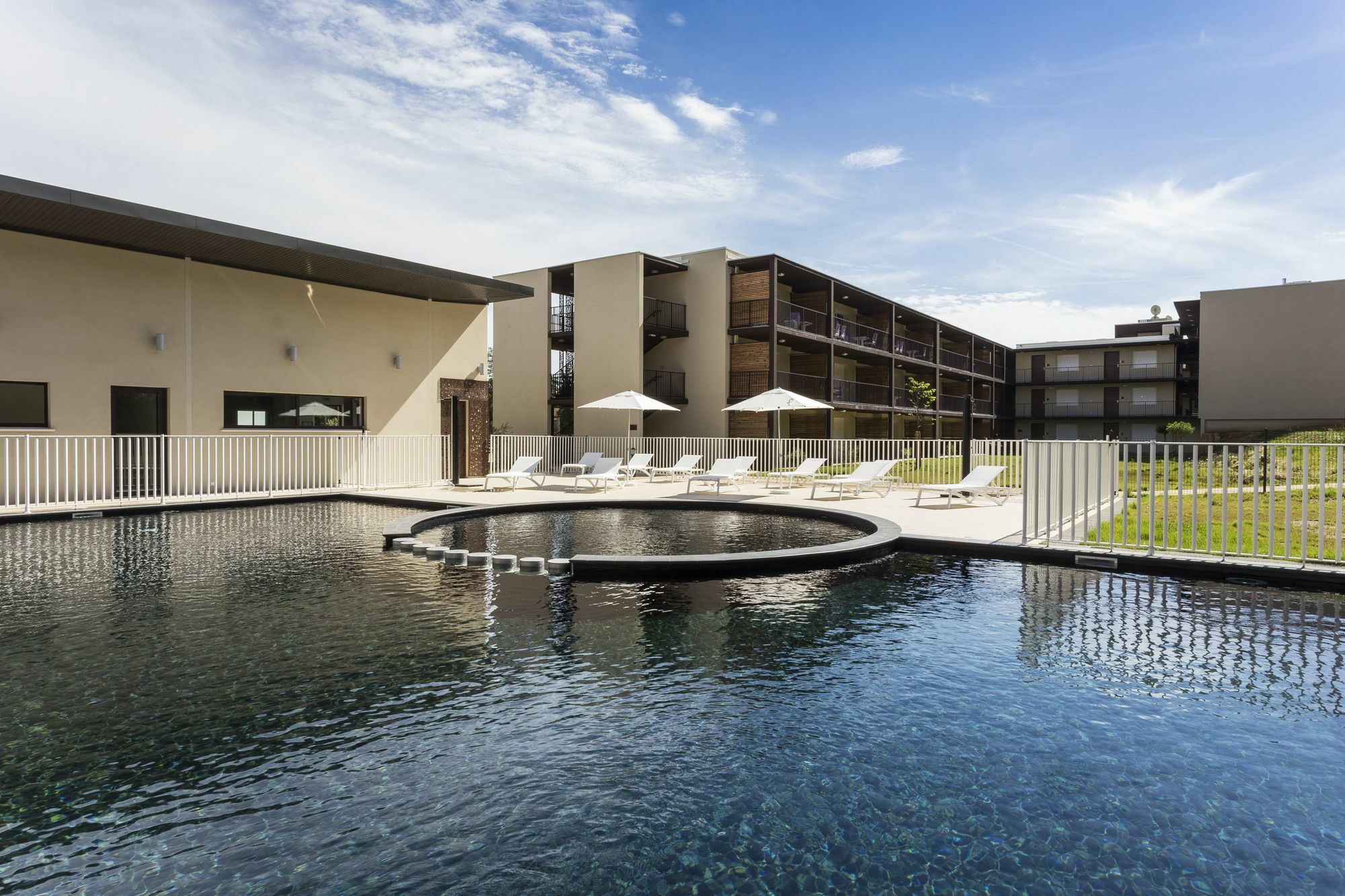 Vacanceole - Residence Pont Du Gard Remoulins Exterior foto